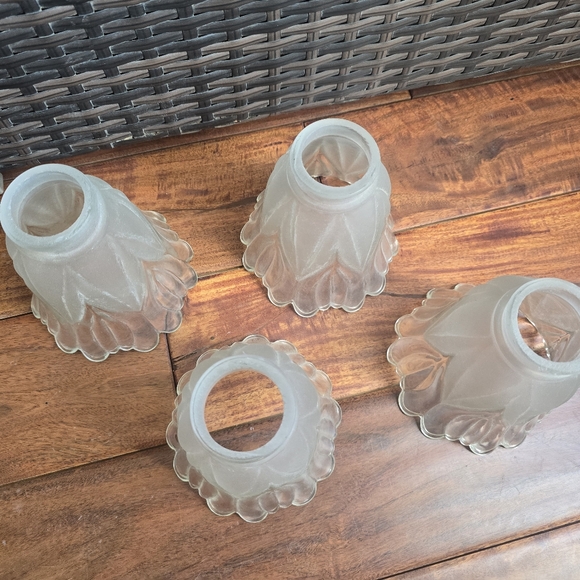 4 Glass Lamp Shades - Picture 3 of 3
